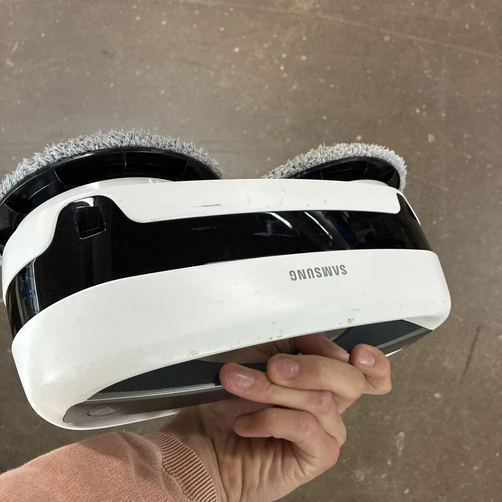 Samsung Jetbot Mop VR20T6001MW iRobot Vacuum / No Remote Or Charger - Untested!